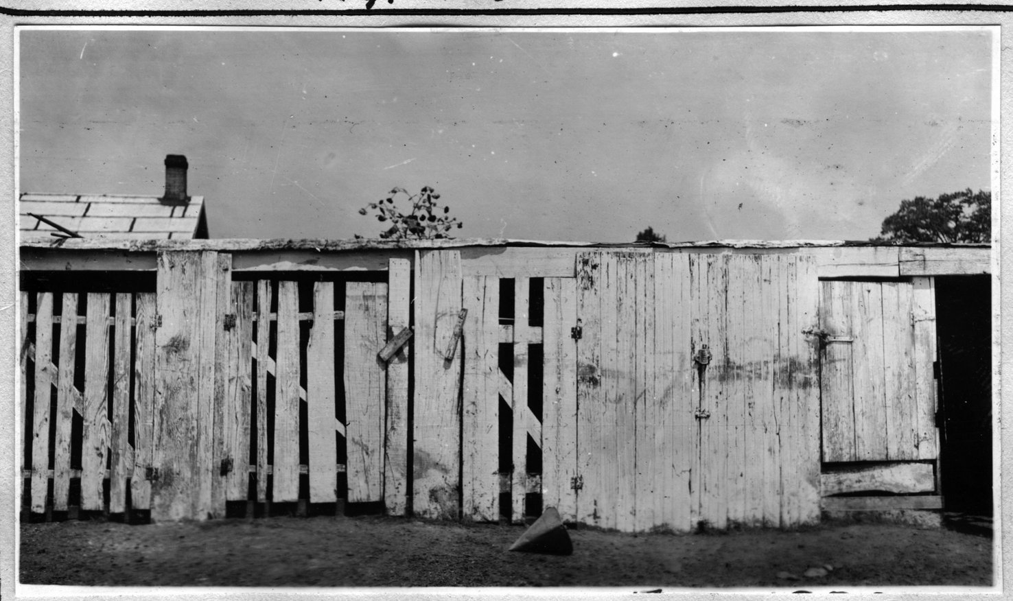 068~L. L. Dismeeke Shed Aug 1920.jpg